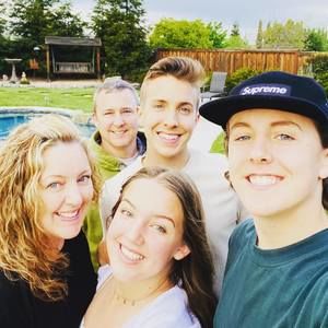 Meet your Posher, Lisa